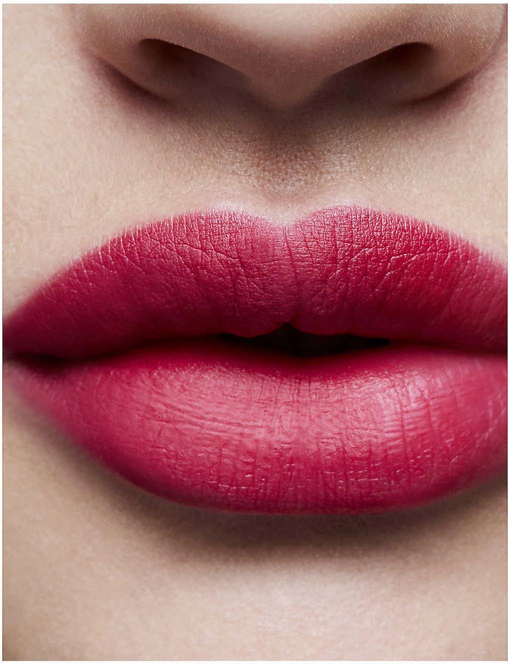 MAC Matte Lipstick 3g Relentlessly Red 4 MAC Matte Lipstick 3g Relentlessly Red - Image 2