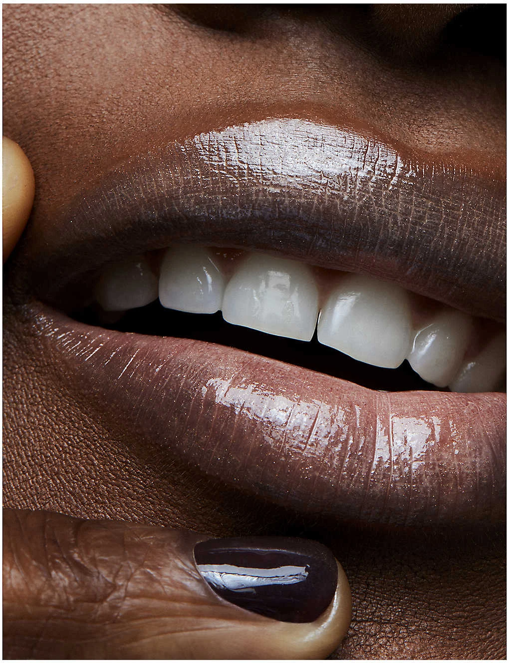 MAC Lipglass Mini 2.4g Love Child 6 MAC Lipglass Mini 2.4g Love Child - Image 4