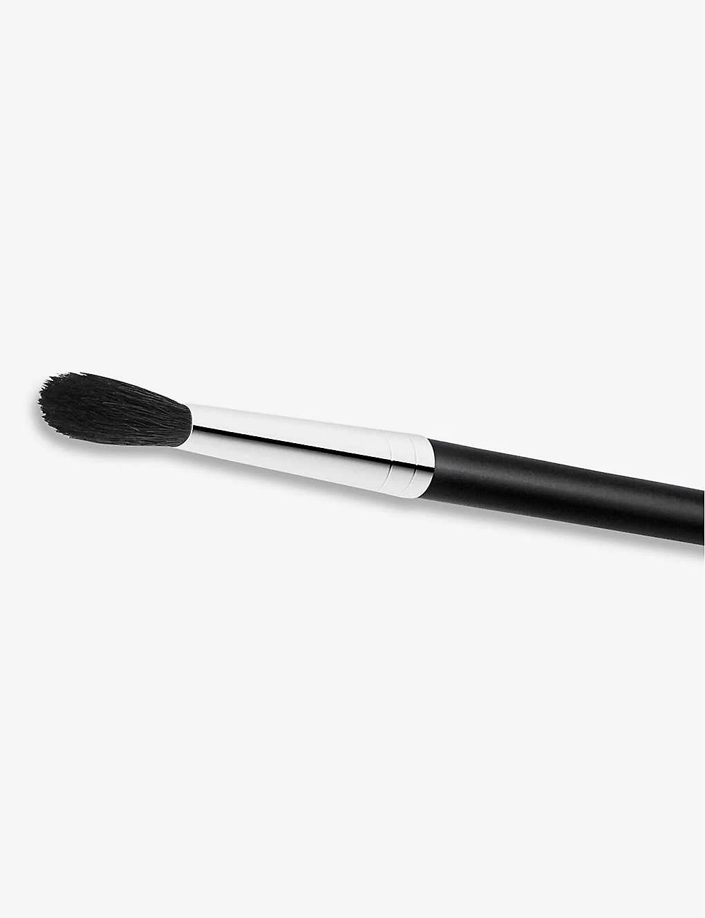MAC 224S Tapered Blending Brush 4 MAC 224S Tapered Blending Brush - Image 2