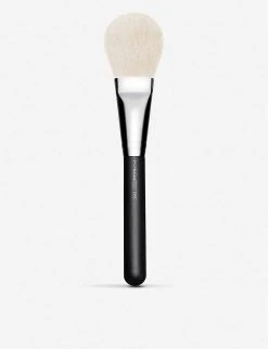 MAC 135 Large Flat Powder Brush