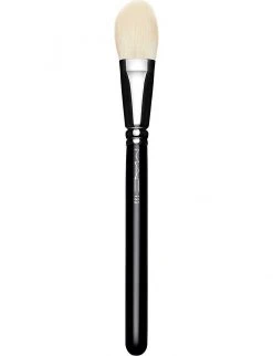 MAC 133 Small Cheek Brush