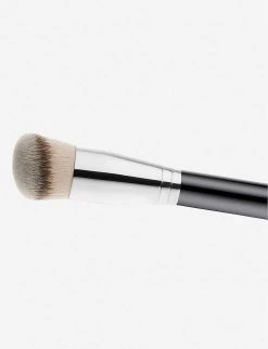 MAC 170 Rounded Slant Brush